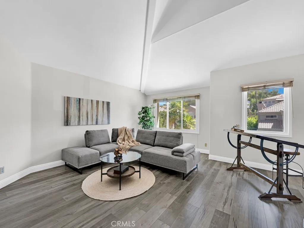 23123 Park Terra, Calabasas, California 91302 home-pic-12